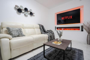 Luxury 5 bed room Near Etihad and Coop Live